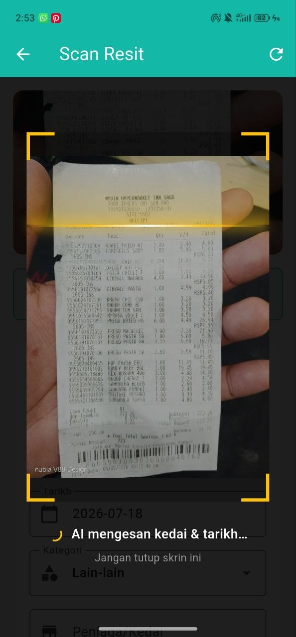 PocketBizz Scan Resit - resit sebenar sedang diimbas, AI sedang mengesan nama kedai dan tarikh dari resit.